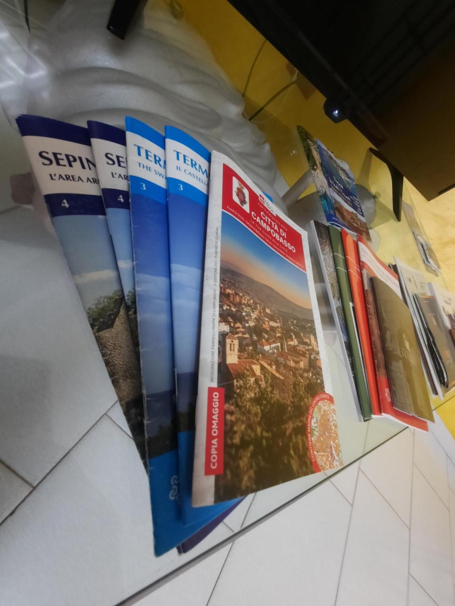Torre Del Meridiano Casa Vacanze Centrale 泰尔莫利 外观 照片